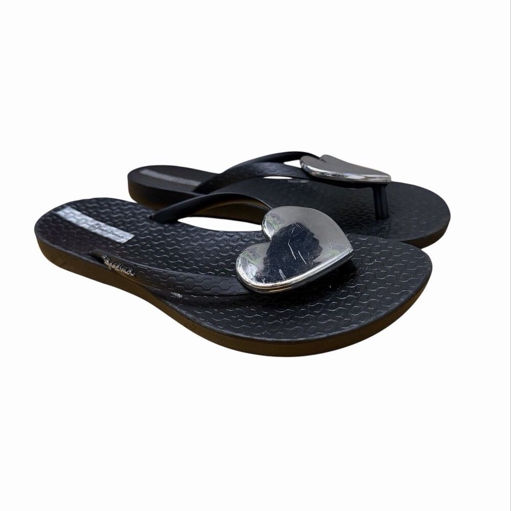 Ipanema Kids Girls Sz 2/3 Black Flip Flops Silver Heart Accent Sandals Slip On